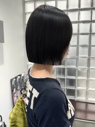 ショート カラー 天神/レイヤー特化 ハイトーン/デザインのヘアスタイル