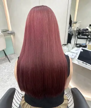 ロング カラー みのりハイトーン デザインカラーのヘアスタイル