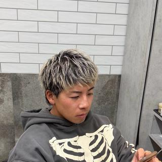 ショート カラー パーマ メンズ 角田 凌のヘアスタイル