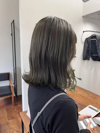 カラー 市川 夢のヘアスタイル