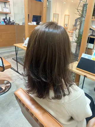 ミディアム 酸性ストレート/ブリ ーチなしWカラー河本のヘアスタイル