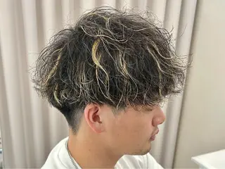 ショート センターパート 韓国ヘア・綾也のヘアスタイル