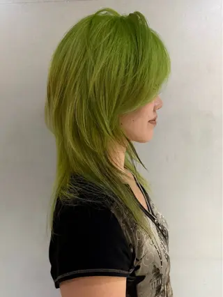 ミディアム レイヤーカット\ウル フ　chinatsuのヘアスタイル