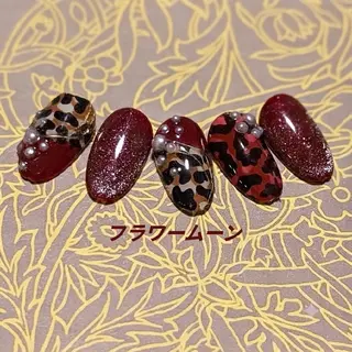 ネイル フラワー ムーンのネイルデザイン