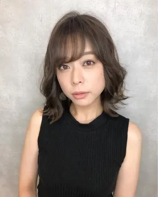 ミディアム カラー universe tokyoのヘアスタイル