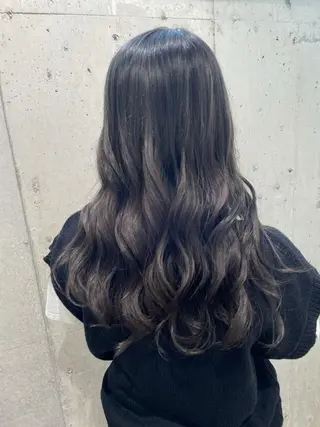 セミロング カラー 山本 愛永のヘアスタイル