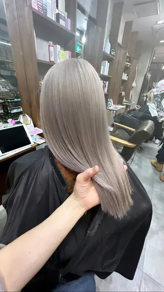 セミロング カラー 難波ブリーチカラー 伊藤洋輝のヘアスタイル