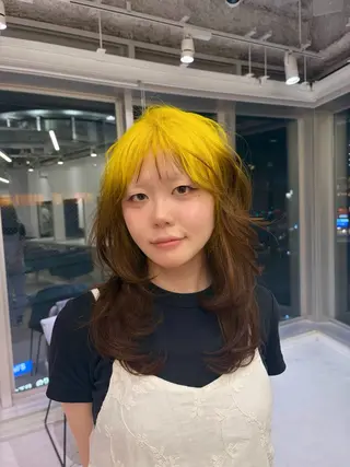 ミディアム カラー EIGHT ／SHU🩶のヘアスタイル