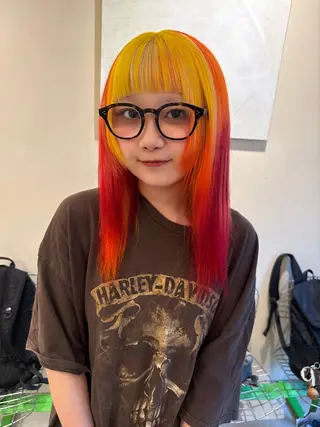 セミロング 徳田 萌恵のヘアスタイル