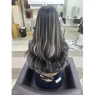 ロング MISAKIエクステ ブリーチ\5900のヘアスタイル