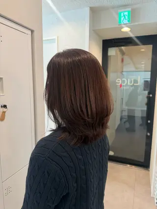 ミディアム 山内 都弥のヘアスタイル