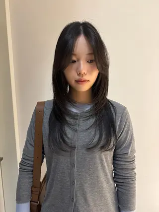 ロング 吉田 愛美のヘアスタイル