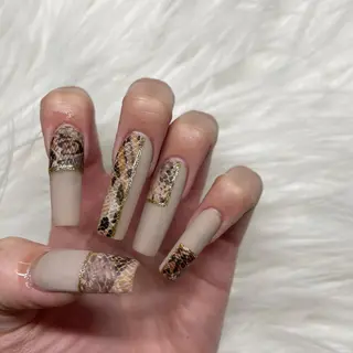 ロング ネイル Y. Sのネイルデザイン