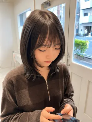 ミディアム カラー 🦩レイヤー|透明感 カラー🦩makoのヘアスタイル