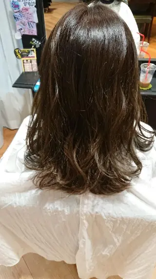 ミディアム カラー 三好 麻美のヘアスタイル
