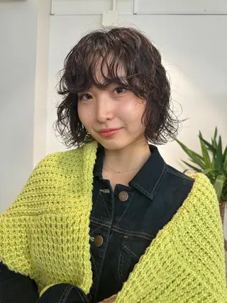 カラー パーマ ミディアム CEINE PATHのヘアスタイル
