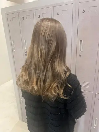 カラー 福島 果音のヘアスタイル