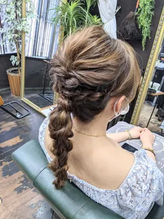 ロング ヘアアレンジ HIKARI@ Ruheplatzのヘアスタイル