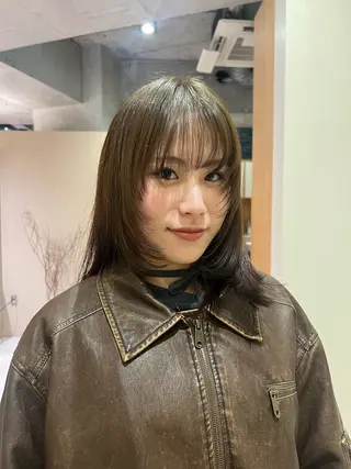ミディアム レイヤーカット NERO加藤木麻彩のヘアスタイル
