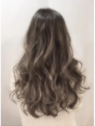 ロング Mika Haraguchiのヘアスタイル