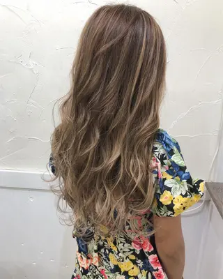 ロング Loob.TOKYO MIYA🌈のヘアスタイル