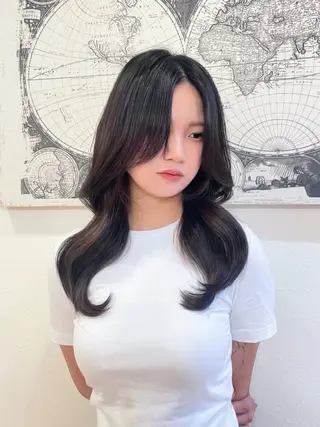 セミロング 仲間 楓のヘアスタイル