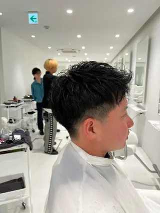 メンズ ✨フェザーパーマ✨ スパイキー✨星野拓磨のヘアスタイル