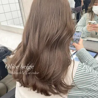 ミディアム カラー 抜け感レイヤー︴ ニュアンスカラーのヘアスタイル