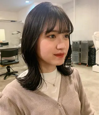 ミディアム カラー mir MIYUのヘアスタイル