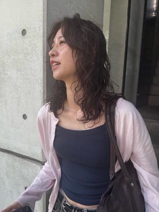 セミロング カラー パーマ レイヤーカット\パー マ　chinatsuのヘアスタイル