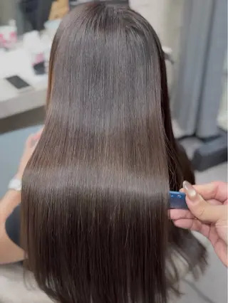 ロング オオタ レイジュのヘアスタイル