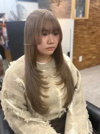 ロング カラー RIEブリーチ& エクステ特化型のヘアスタイル