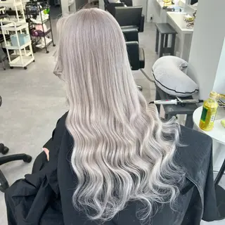 ロング カラー Cielro/ダブル カラー/西田咲希のヘアスタイル