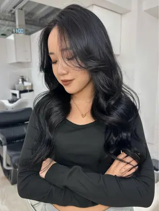 カラー YOLO 渋谷 nanamiのヘアスタイル