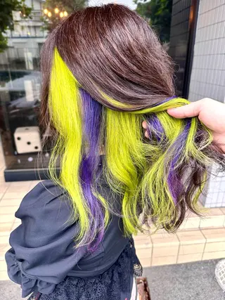 セミロング タカツド ユウキのヘアスタイル