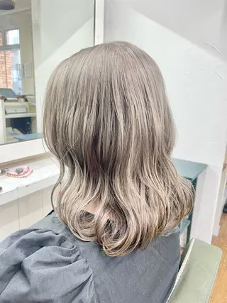 セミロング カラー 青木 優歩のヘアスタイル