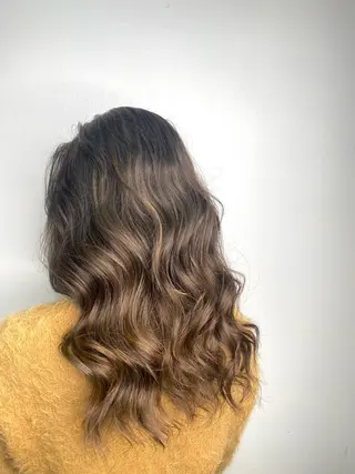 セミロング 重原 彩香のヘアスタイル