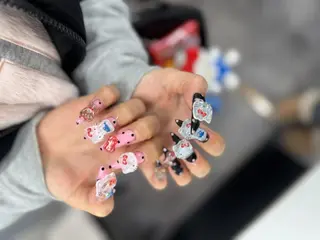 ネイル PEEKABOO 旧:momo京橋のネイルデザイン