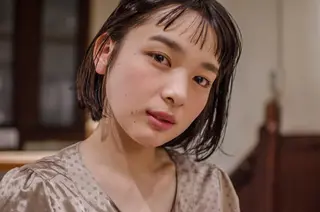 ショート カラー くるくるパーマ aikoのヘアスタイル