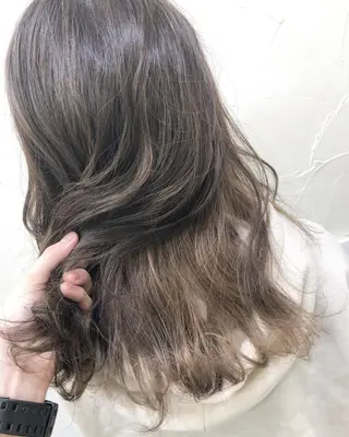 セミロング Loob.TOKYO MIYA🌈のヘアスタイル