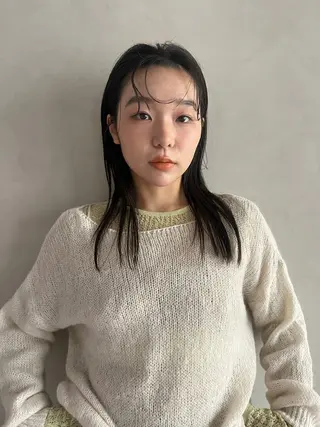 セミロング カラー 吉原 由菜のヘアスタイル