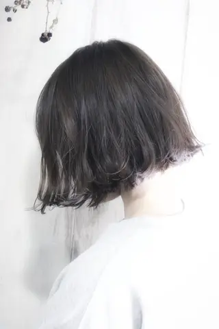 ミディアム カラー AnFye cinq milleのヘアスタイル