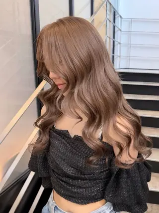 ロング カラー ヘアアレンジ 原宿ハイトーンカラー 🌼みるい🌼のヘアスタイル