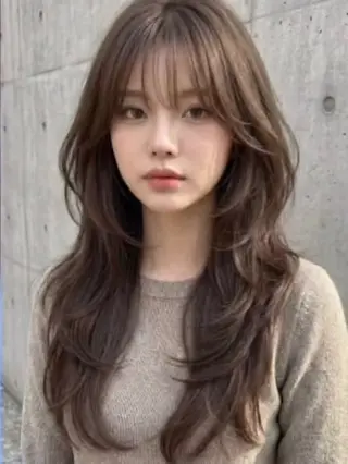 セミロング レイヤーカット ハッシュレイヤー特化のヘアスタイル