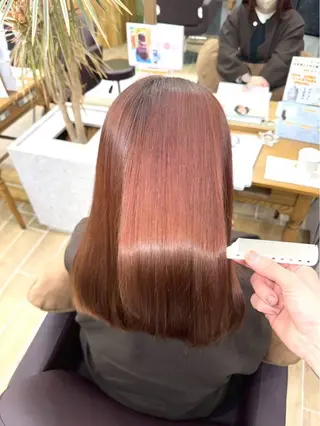 セミロング カラー ヘアアレンジ 神品 幸音のヘアスタイル