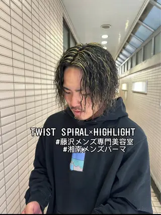 ミディアム パーマ メンズ パーマ職人 渡邊 優雅のヘアスタイル