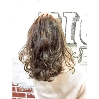 ロング EIGHT plum TOKIOリミテッドのヘアスタイル