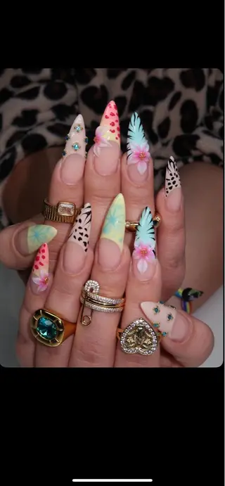 ネイル NiJi Nailsのネイルデザイン