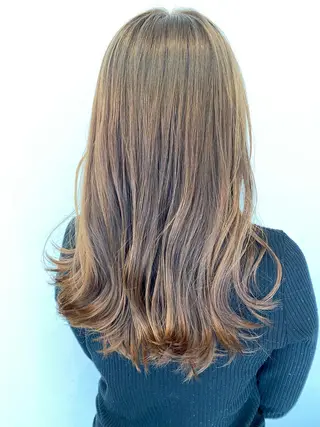 セミロング カラー 伊藤 さやかのヘアスタイル