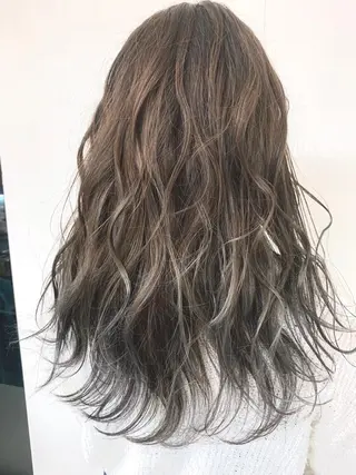 セミロング 穐田 司樹のヘアスタイル